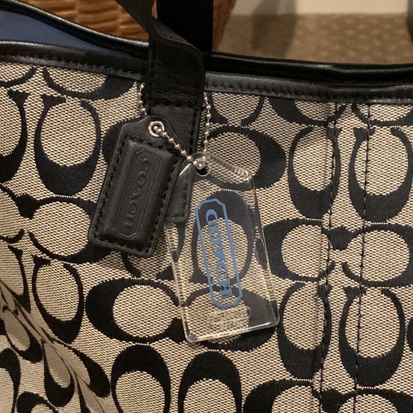 NWOT Vintage Coach “C” Tote/Handbag 11 x 16 Inches In Black - Picture 5 of 10